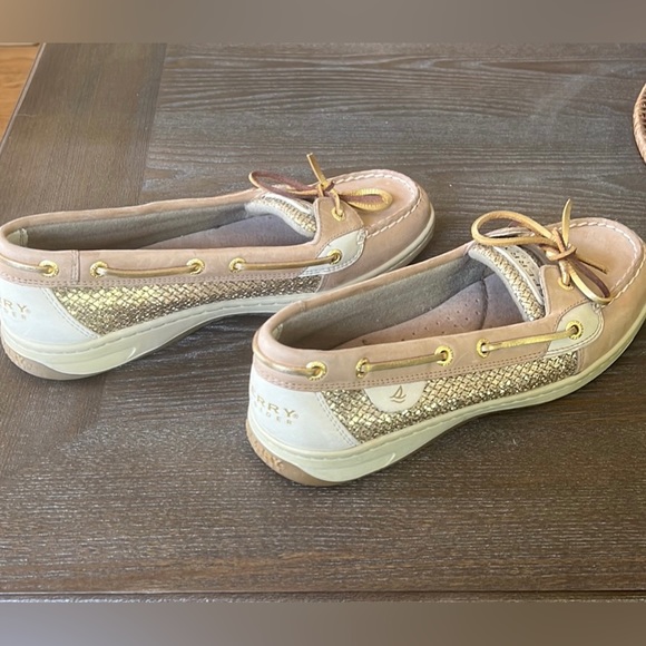 Sperry TopSider Boat shoes. Color Tan with Gold. Size 9. - Picture 2 of 4